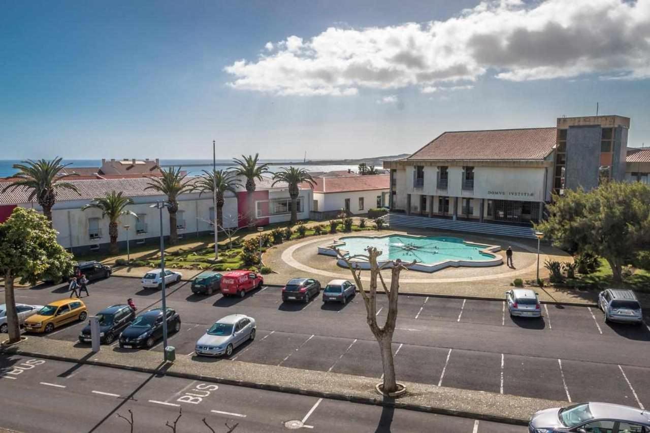 Downtown Praia Da Vitoria Al Buitenkant foto